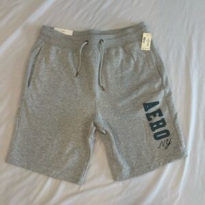 NWT AERO NY Aéropostale Men’s Gray Fleece Shorts Size Medium Drawstring Logo